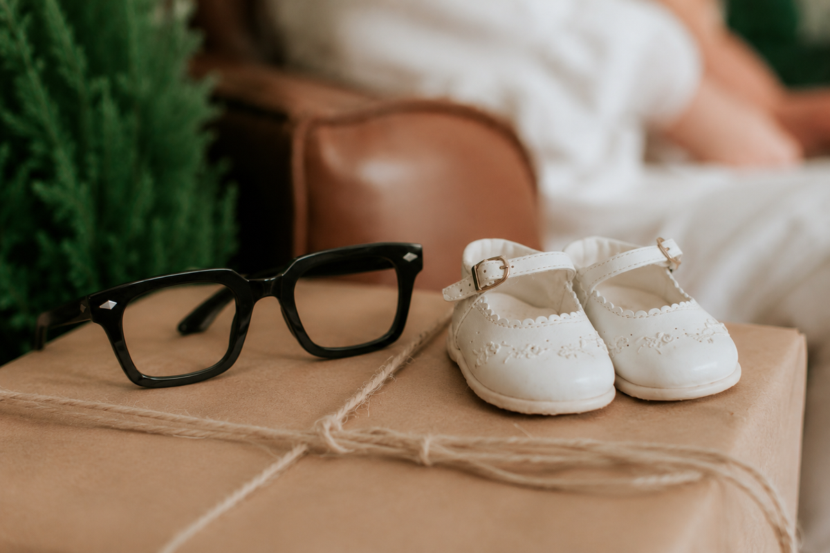 Blurred Vision in Pregnancy & Postpartum: Normal Changes, Preeclampsia Signs & What to Do